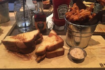 High Fives Sports Pub