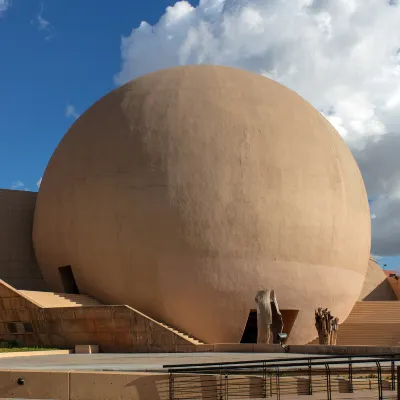 Отели рядом с достопримечательностью «Avenida Revolution»