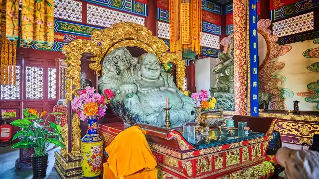 Hotels near Jade Buddha Palace