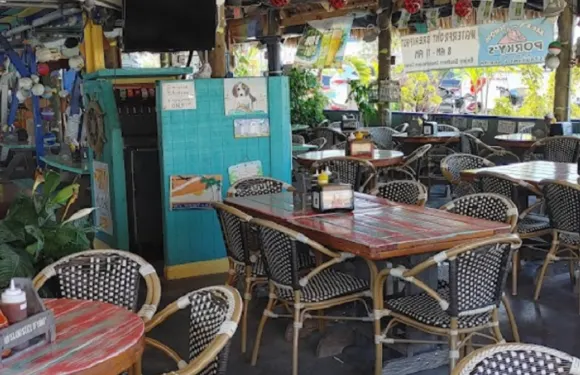 Porky's Bayside - Restaurant and Marina