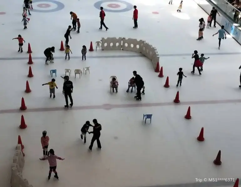 Festival Walk Glacier