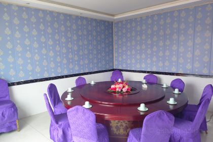 王海荣香辣鹅餐厅