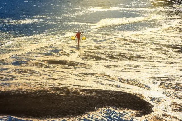 Beachcombing in Xiapu