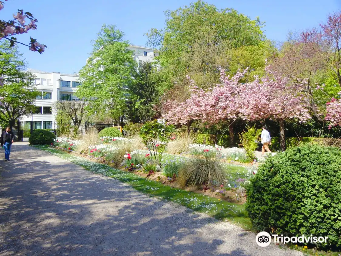 Hotels near Parc de Bécon