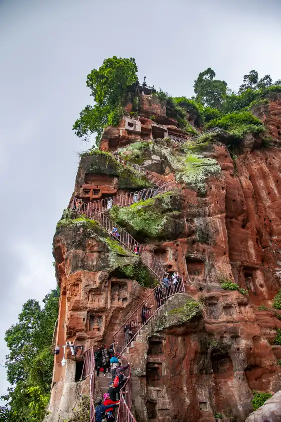 楽山大仏観光地 - 九曲桟道周辺のホテル