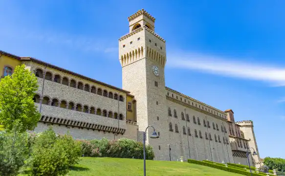 Hotels near Zhangyu Ruina Chateau