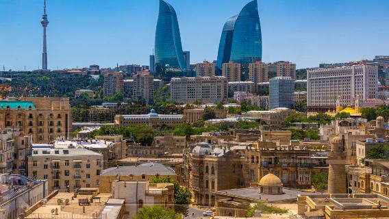 Alle Arten von Dolmetschern, Reiseführern, gecharterten Fahrzeugen, Fotografen, Business-Escorts, medizinischer Begleitung, Reiseführern und individuellen Dienstleistungen in ganz Aserbaidschan