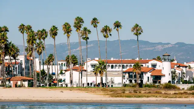 Hotels near Santa Barbara Harbor