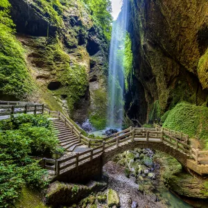 Longshuixia Fissure Gorge