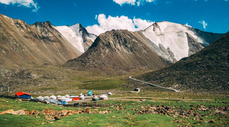 Compare 4 airports near Urumqi County