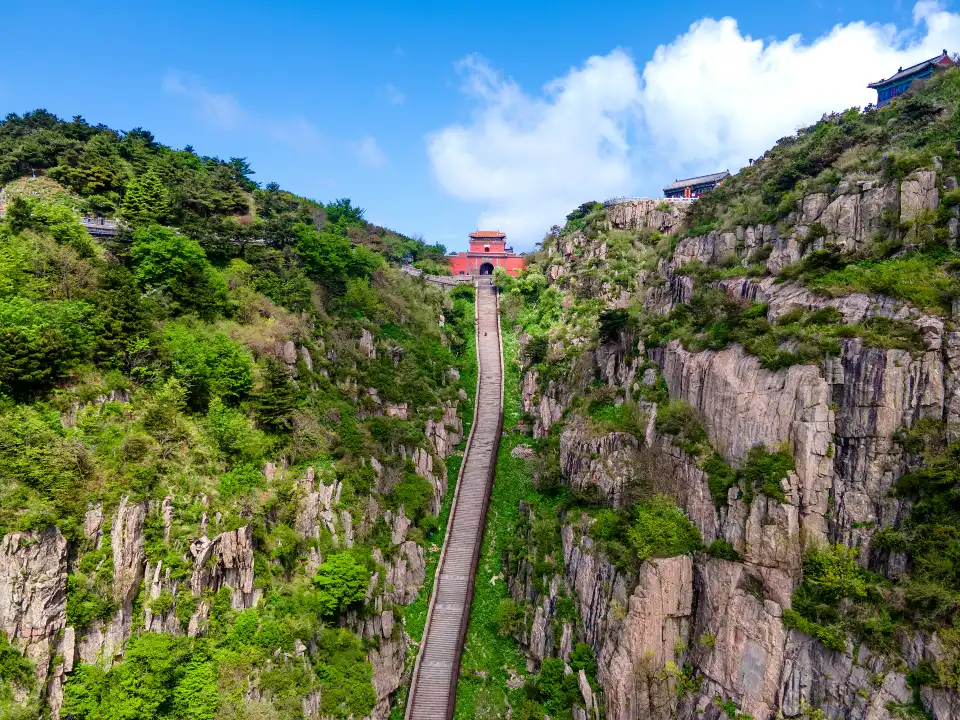2_Mount Tai Scenic Area-Shibapan