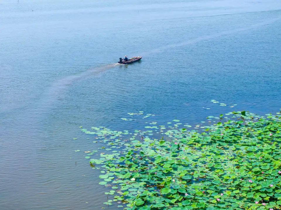 4_Weishanhu Tourist Area 