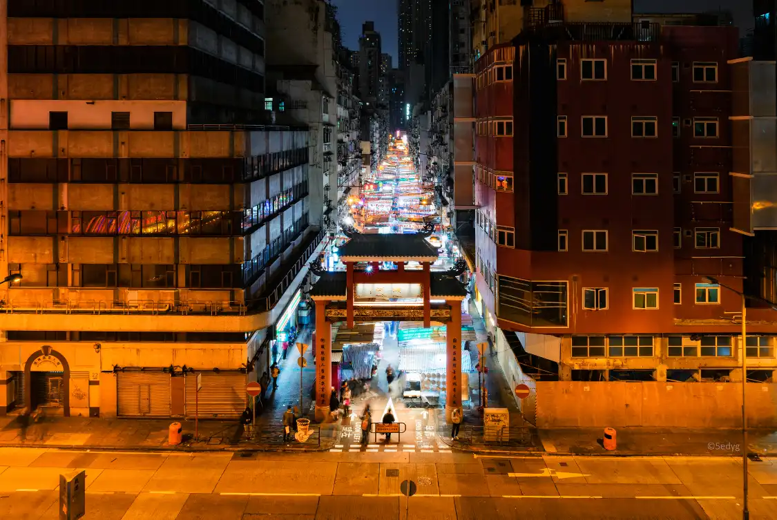Hotels near Temple Street Night Market