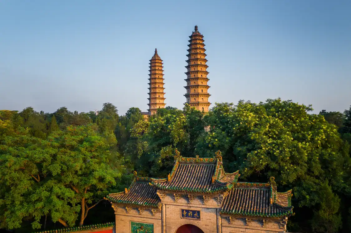 Hotels near Shuangta Temple (Twin Pagoda Temple)