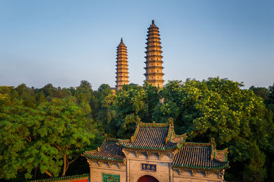 Shuangta Temple (Twin Pagoda Temple)