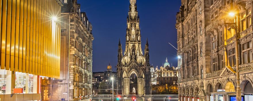 Памятник Скотту