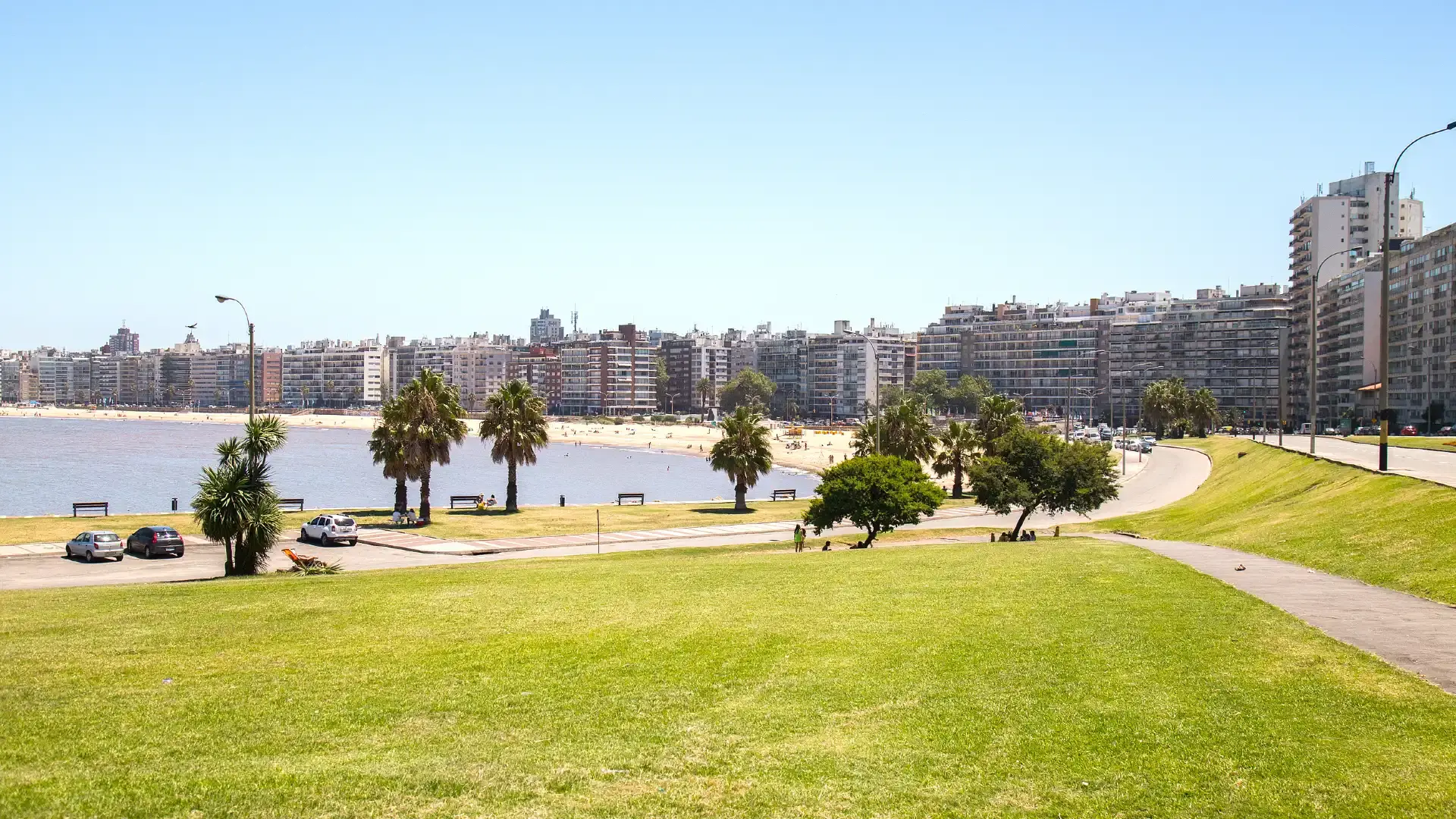 Hotels near Rambla de Montevideo