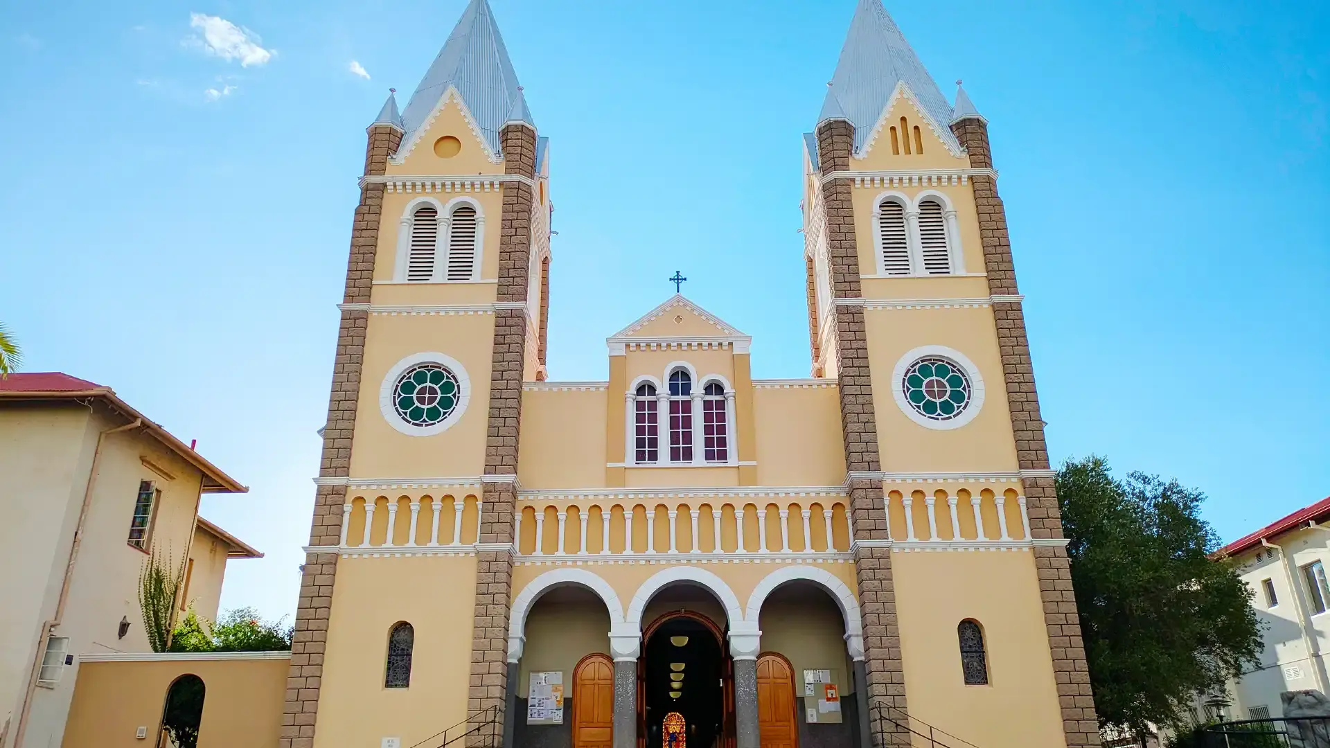 Hotels near St. Mary’ Cathedral