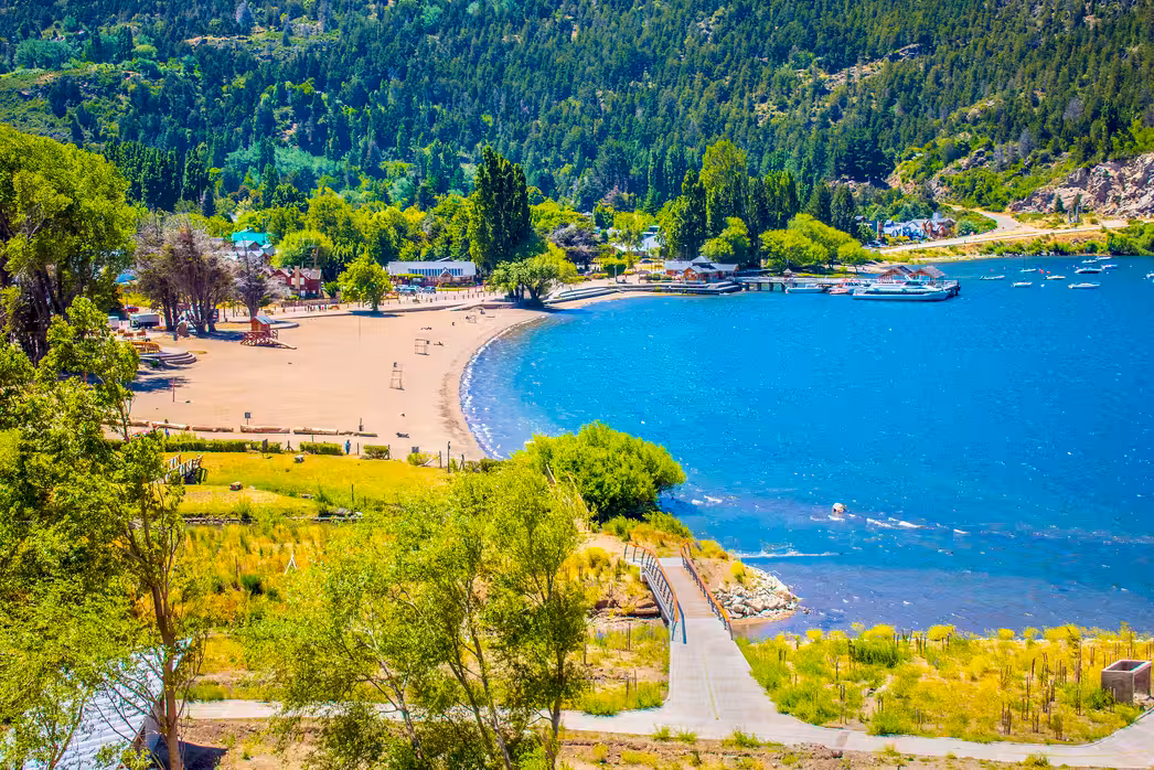 ${{cityDName}} to San Martin De Los Andes Flights