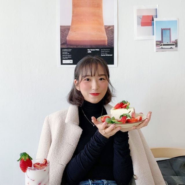 겨울은 딸기에 계절,딸기는 카페일드!
