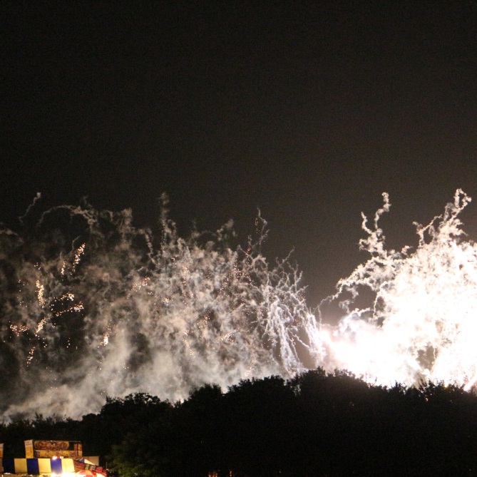 西日本 芦屋 花火 こちらは17年の芦屋サマーカー Trip Com 芦屋の旅のブログ