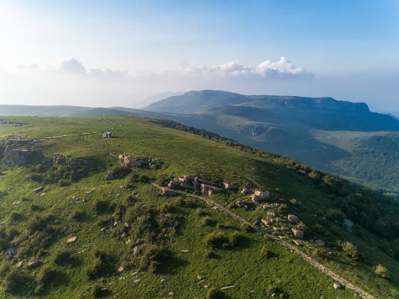 Feihu Valley · Grassland in the Sky