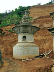 棲岩寺塔