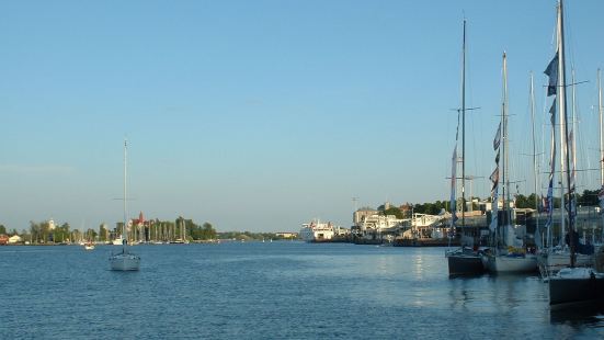 靠近波罗的海的赫尔辛基市非常美丽，有着无与伦比的地域优势，陆