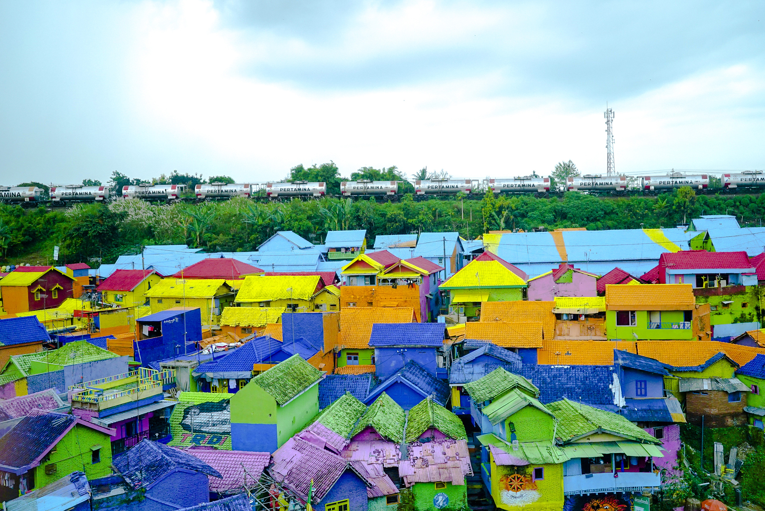 Kampung Warna Warni - 입장권, 운영 시간, 후기 & 사진 [2024년] | Trip.com