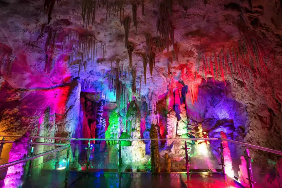 Jizhou Cave
