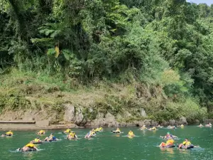 納武阿河漂流