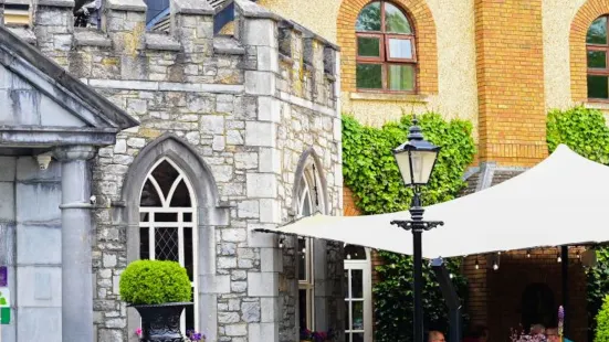 BUTLERS BAR & EATERY  at  Abbey Court Hotel