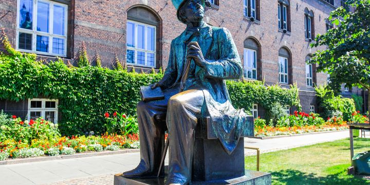 Hans Christian Andersen af Henry Luckow-Nielsen
