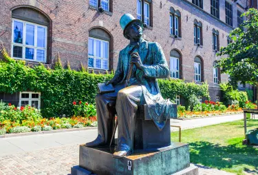 Hans Christian Andersen by Henry Luckow-Nielsen