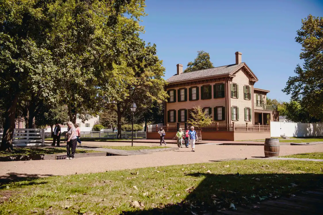 Hotels near Lincoln Home National Historic Site