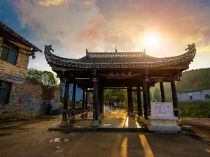 Courtyard of Family Long, Hunan