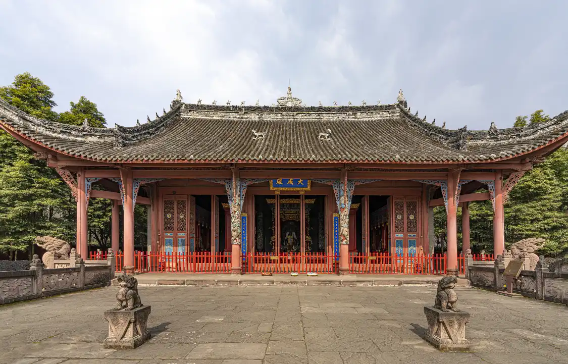 Hotels near Luocheng City