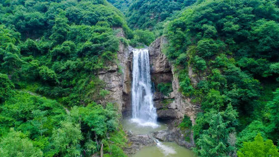玩水避暑
