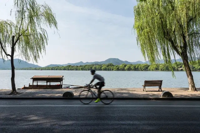 Cycling in Hangzhou