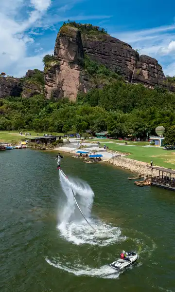 Hotels near Longhu Mountains