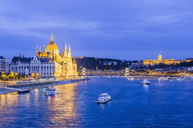 Cruise tour in Budapest