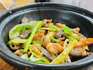 容边排骨饭