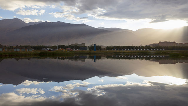 da chai dan guang ying zhi cheng jing qu