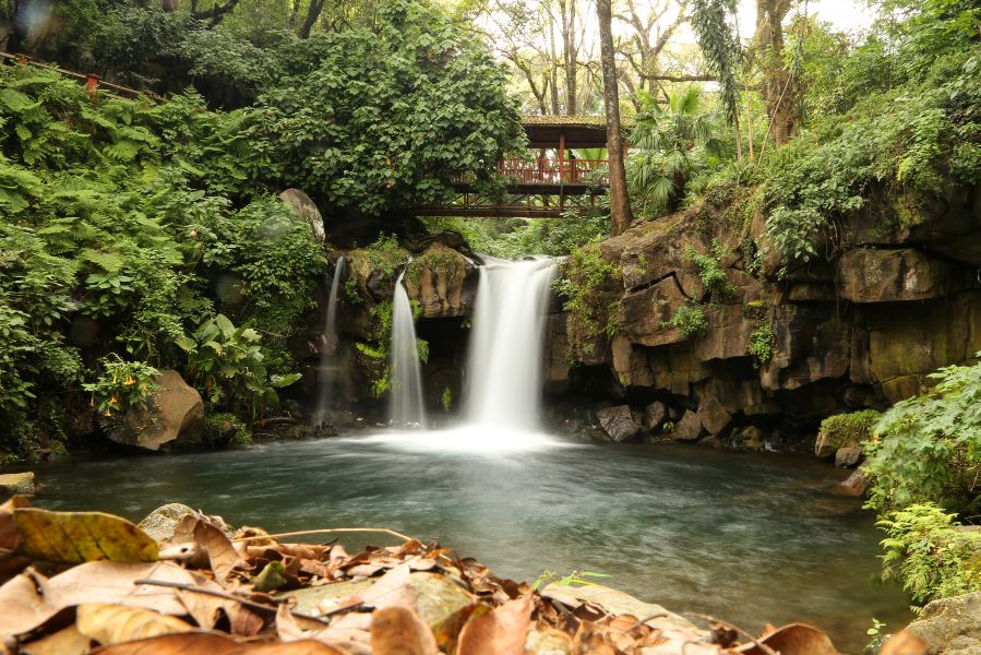 رحلات طيران من باريس إلى أوروابان