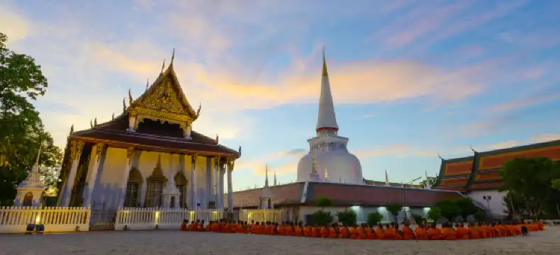 โรงแรมใกล้วัดโพธิ์เสด็จ