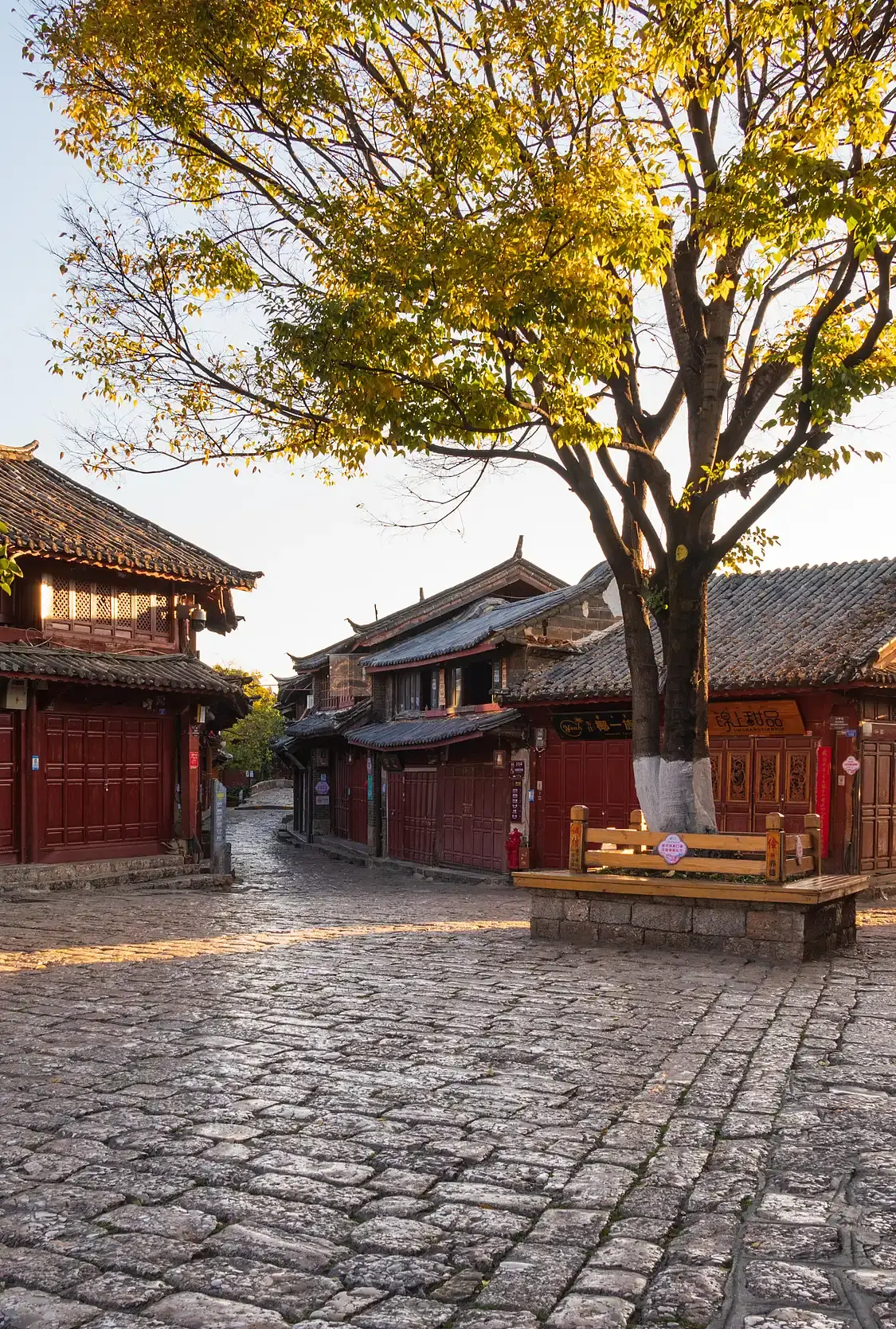 Hotels near Square Market