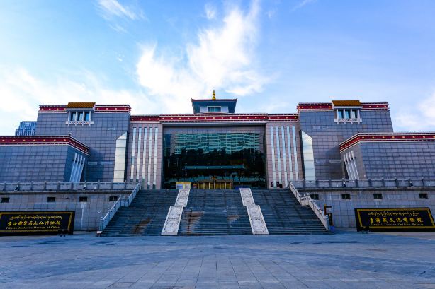 Qinghai Tibetan Medicine Culture Museum - North Hall