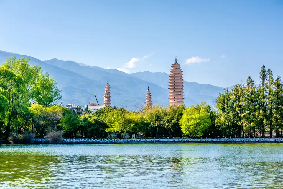 2_Three Pagodas Reflection Park