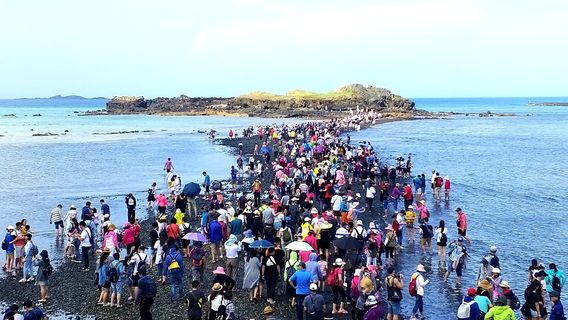 Moses Dividing the Red Sea, Kuibi Mountain