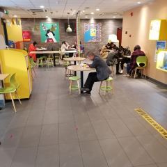麦当劳(延安中际百货店) User Photo